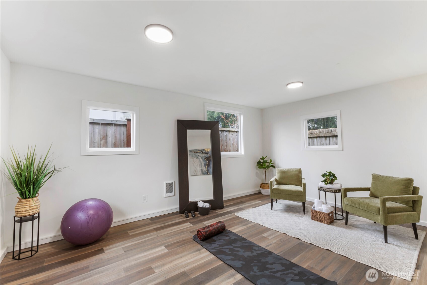 35631 13th Avenue Southwest Federal Way, WA 98023 - Photo 24 of 27 a living room with furniture and potted plants