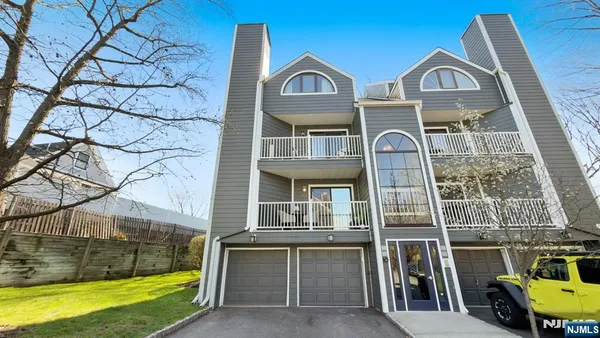 $575,000 | 42 Triumph Court, Unit A, East Rutherford, NJ 07073