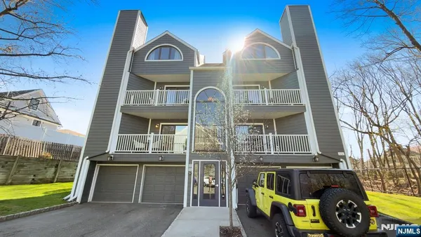 $575,000 | 42 Triumph Court, Unit A, East Rutherford, NJ 07073