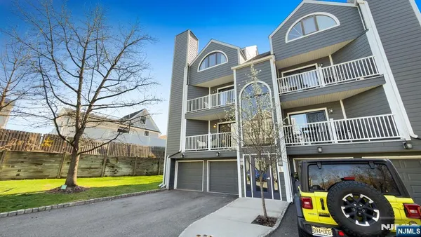 $575,000 | 42 Triumph Court, Unit A, East Rutherford, NJ 07073