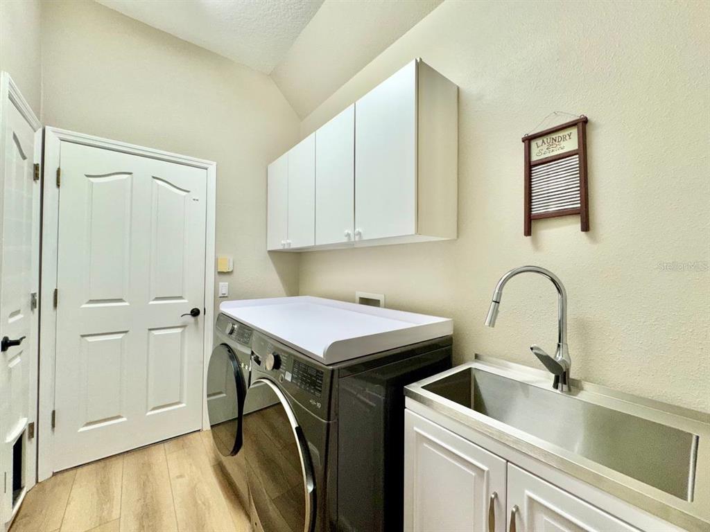 18711 Chaville Road Lutz, FL 33558 - Photo 15 of 72