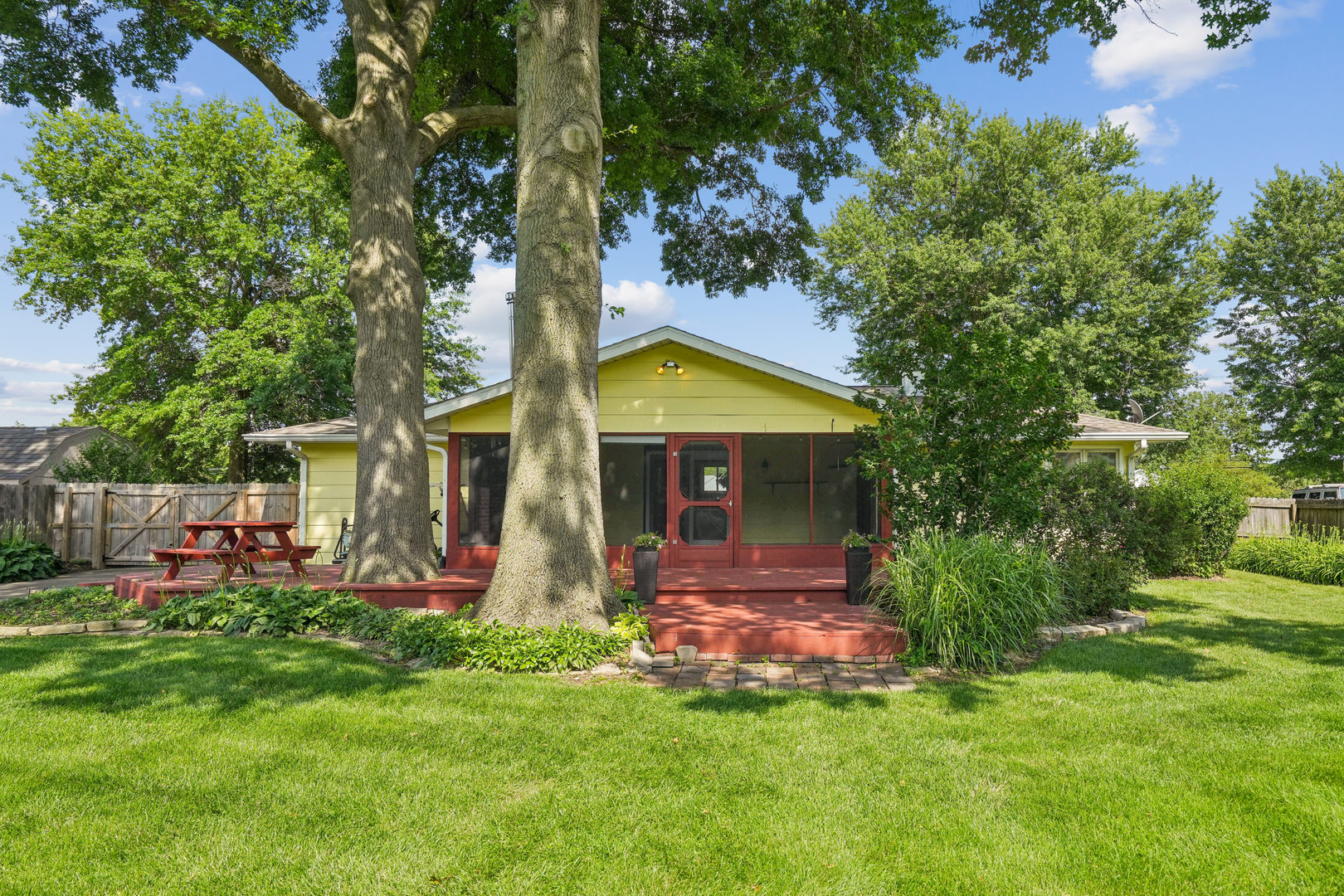 8512 Ridgewood Road Rock Island, IL 61201 - Photo 35 of 38