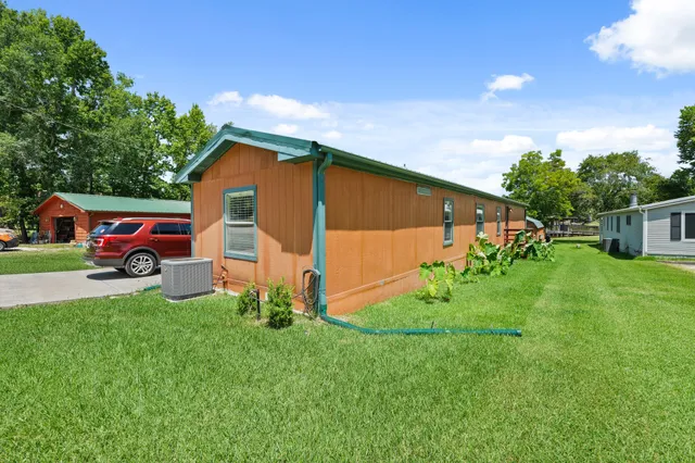 $349,000 | 729 Lake Shore Drive, Trinity, TX 75862