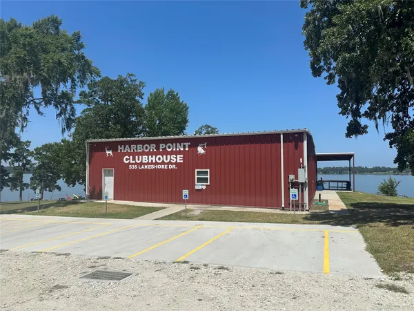 $325,000 | 729 Lake Shore Drive, Trinity, TX 75862