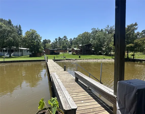 $325,000 | 729 Lake Shore Drive, Trinity, TX 75862