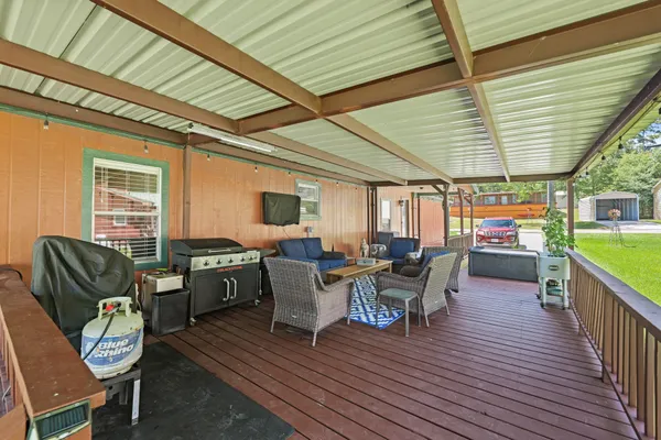 $325,000 | 729 Lake Shore Drive, Trinity, TX 75862