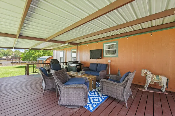 $325,000 | 729 Lake Shore Drive, Trinity, TX 75862