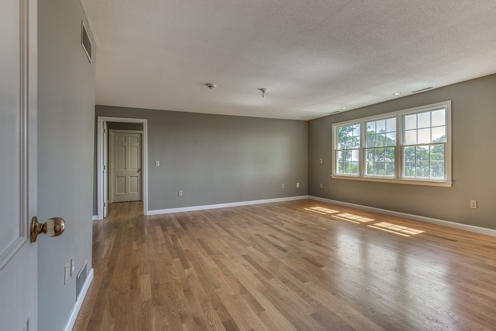 115 Winsor Road Lancaster, MA 01523 - Photo 17 of 30 Gallery Image 17