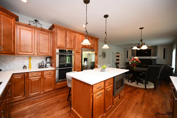 $824,900 | 1812 Warwick Lane, Schaumburg, IL 60193