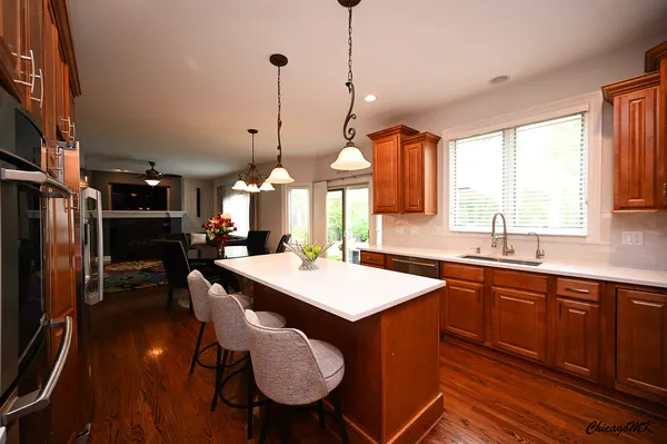 $824,900 | 1812 Warwick Lane, Schaumburg, IL 60193