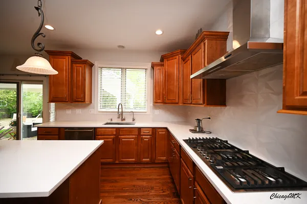 $824,900 | 1812 Warwick Lane, Schaumburg, IL 60193