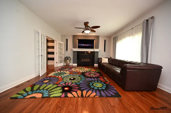 $824,900 | 1812 Warwick Lane, Schaumburg, IL 60193