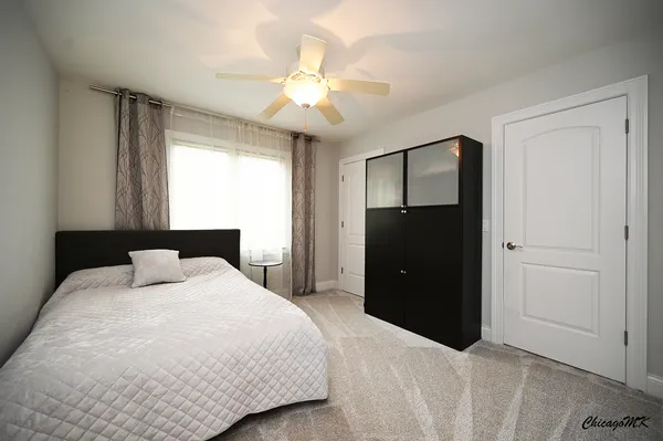 $824,900 | 1812 Warwick Lane, Schaumburg, IL 60193