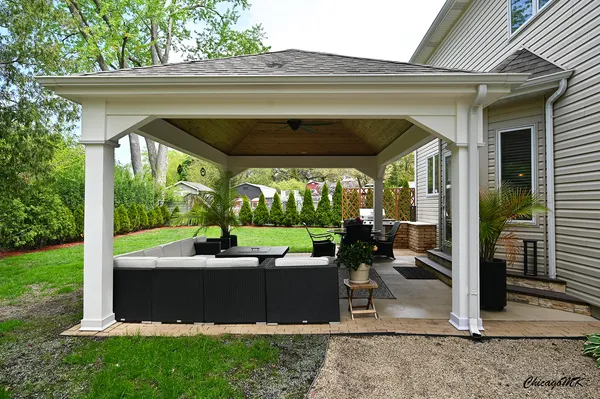 $824,900 | 1812 Warwick Lane, Schaumburg, IL 60193