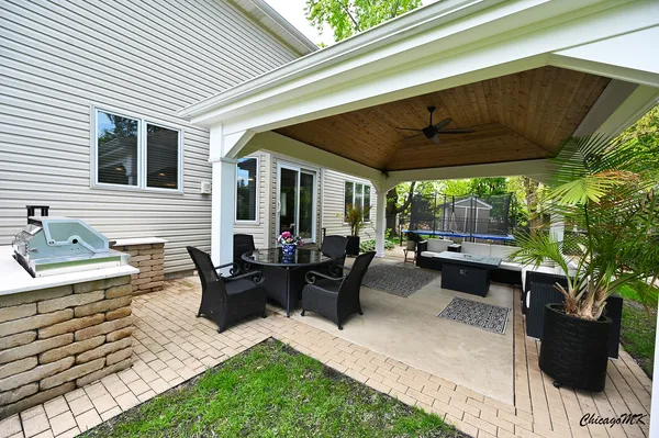 $824,900 | 1812 Warwick Lane, Schaumburg, IL 60193