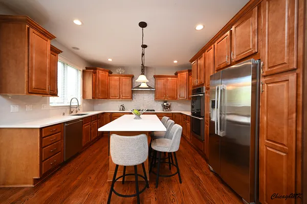 $824,900 | 1812 Warwick Lane, Schaumburg, IL 60193