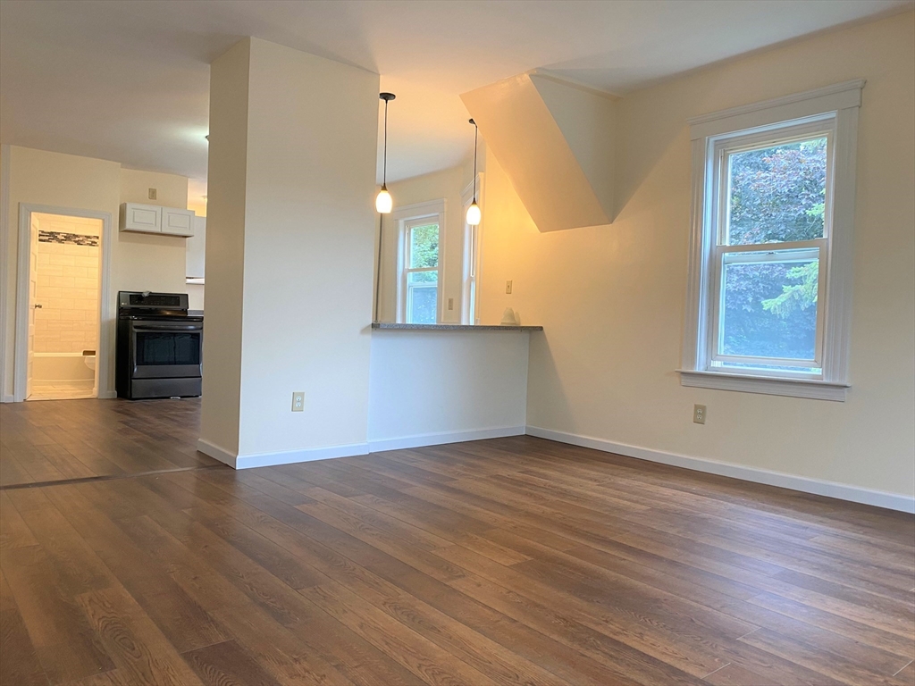 68 Everard Street, Unit 2 Worcester, MA 01605 - Photo 3 of 24