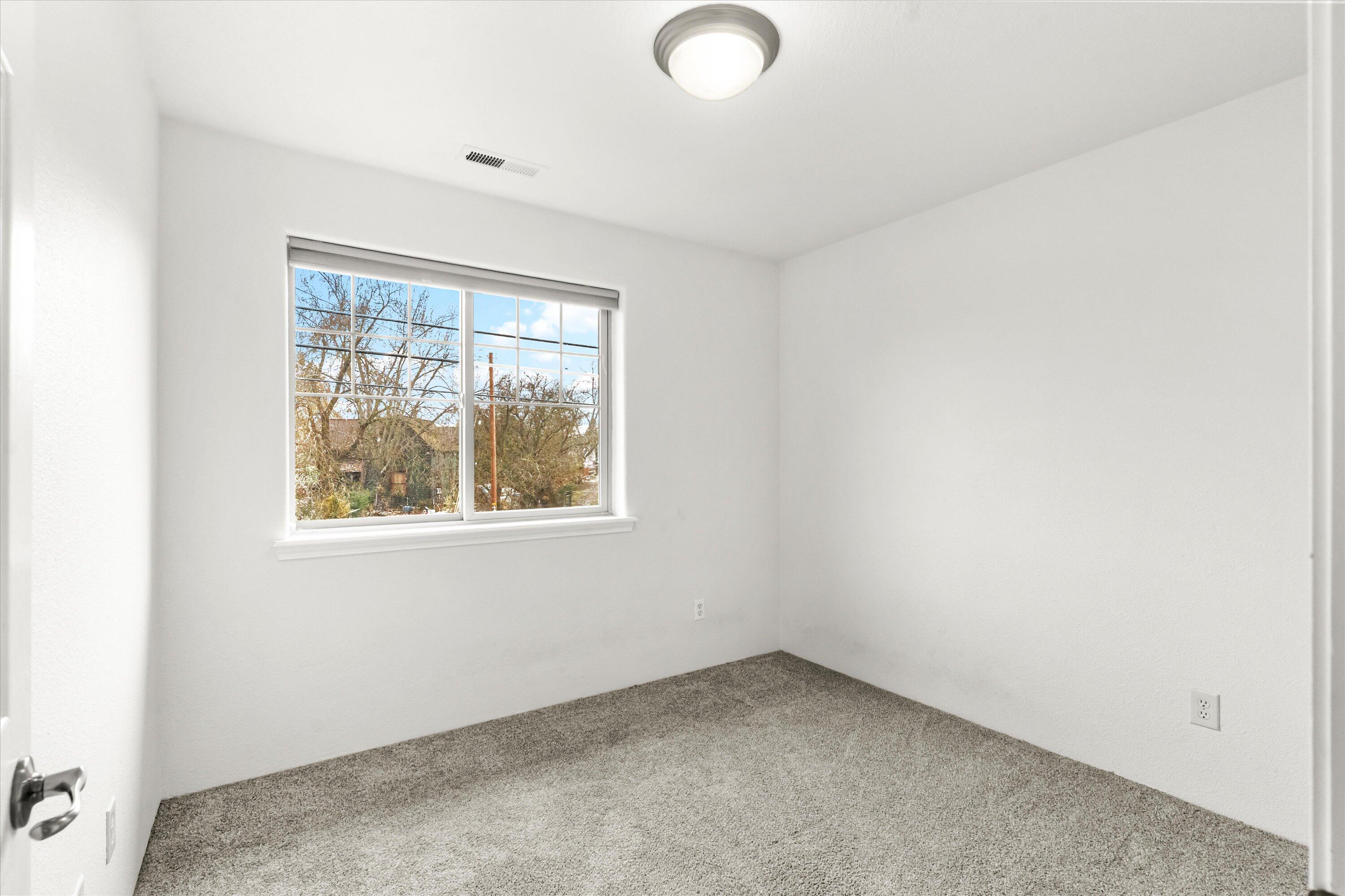 450 Midway Road, Unit 6 Medford, OR 97501 - Photo 20 of 30 20-450 Midway Rd Unit 6-20