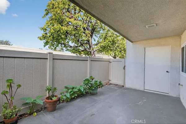 $678,000 | 8777 Coral Springs Court, Unit 8C, Huntington Beach, CA 92646