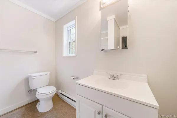 $1,950 | 228 Hawleys Corners Road, Unit 2, Highland, NY 12528