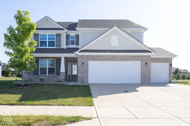 $499,000 | 3924 Castle Hill Drive, Brownsburg, IN 46112