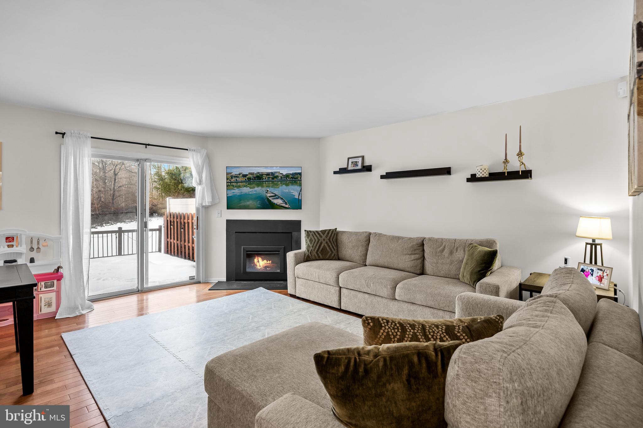 138 Tulip Lane Ewing, NJ 08638 - Photo 3 of 23