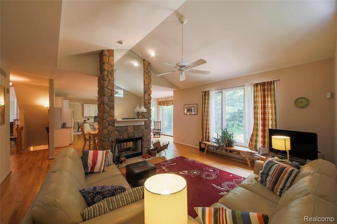 47459 Madison Road Canton, MI 48188 - Photo 9 of 27 9-photo-print-3774178.jpg