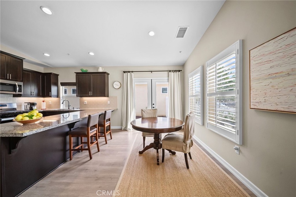 4066 Aurora Way Piru, CA 93040 - Photo 10 of 47 Kitchen Dining