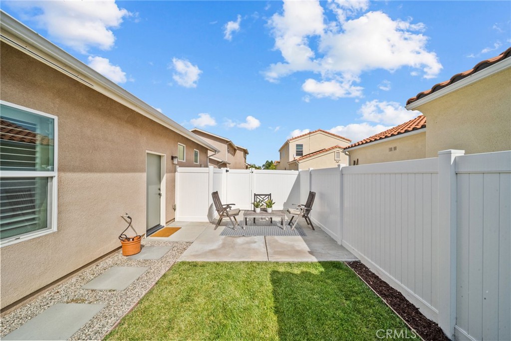 4066 Aurora Way Piru, CA 93040 - Photo 30 of 47 Outdoor patio