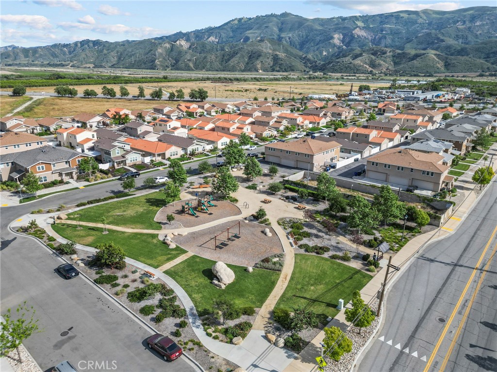 4066 Aurora Way Piru, CA 93040 - Photo 38 of 47 Park is across the street from home!