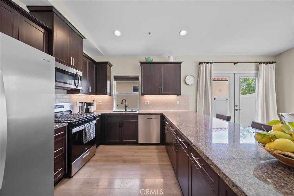 4066 Aurora Way Piru, CA 93040 - Photo 4 of 47