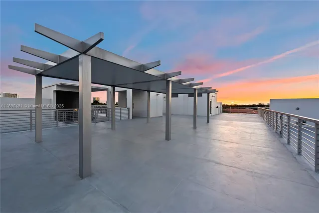 $7,800 | 529 Southwest 11th Street, Unit 203, Miami, FL 33129