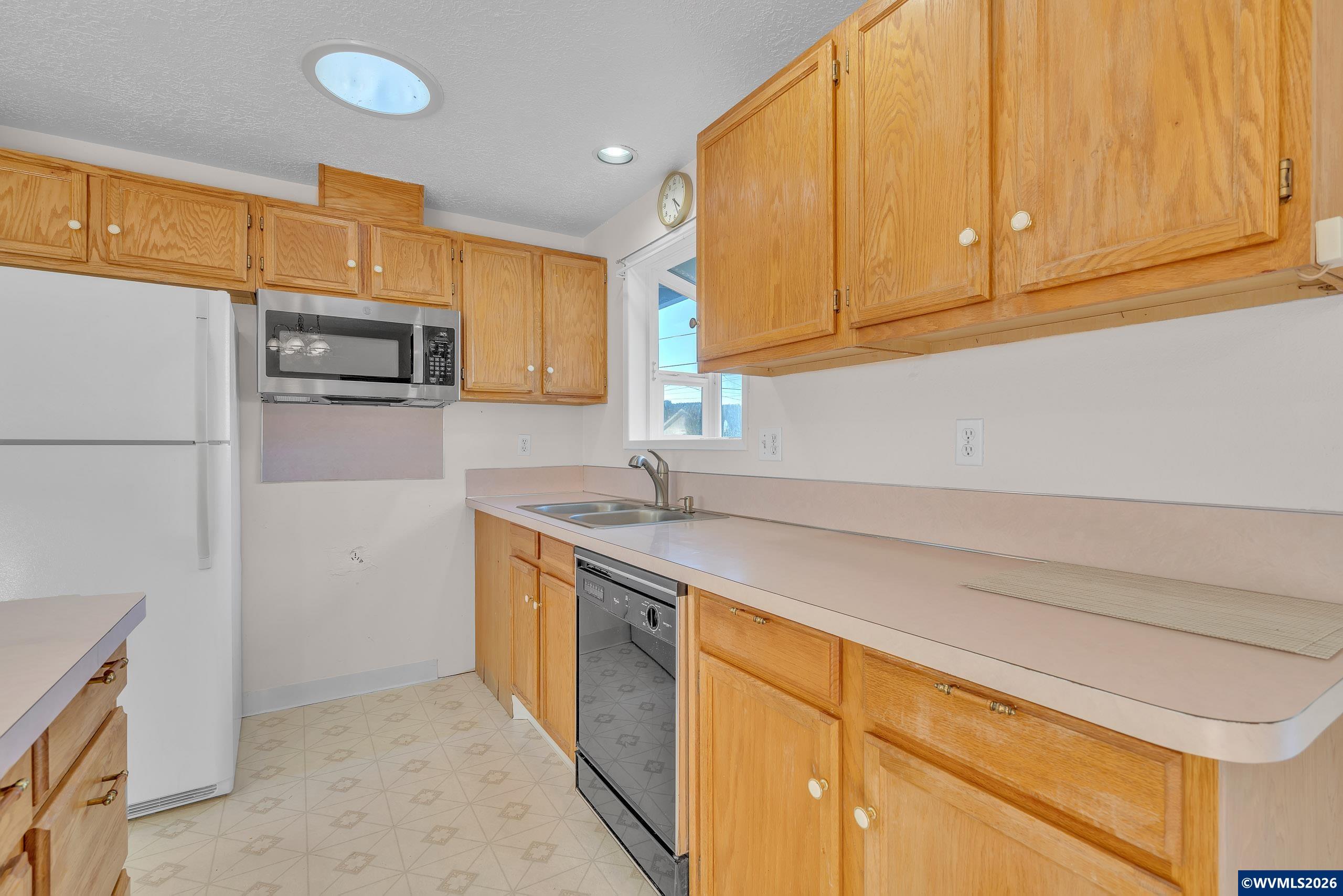 1379 Sallal Road Woodburn, OR 97071 - Photo 11 of 26 Gallery Image 11