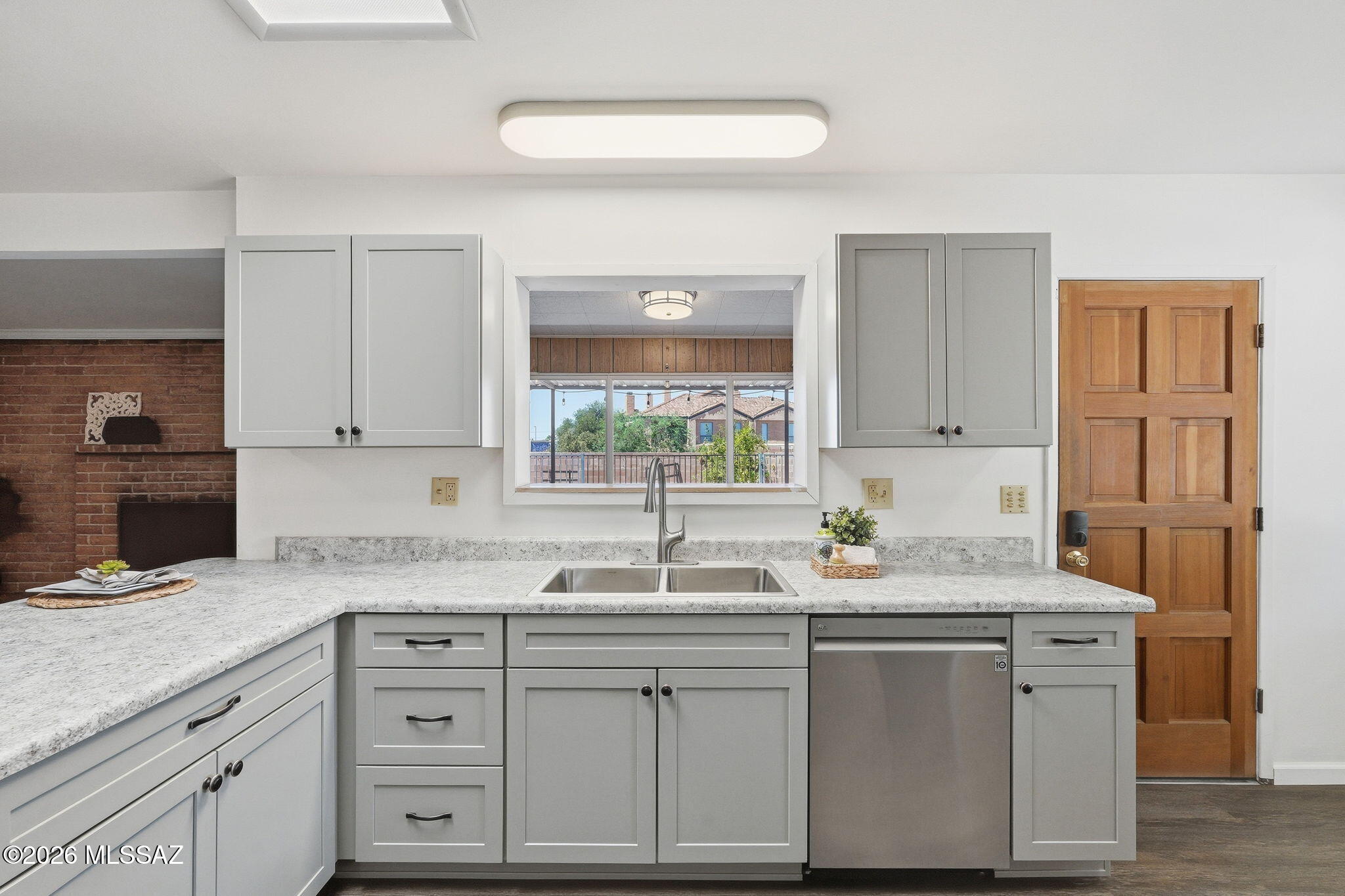 8812 East Mcclellan Street Tucson, AZ 85710 - Photo 16 of 42 Kitchen