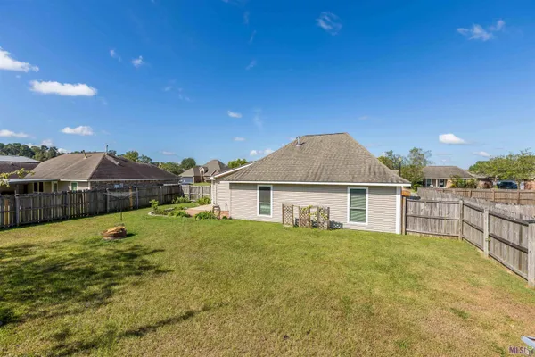 $234,900 | 36032 Portsmouth Drive, Denham Springs, LA 70706