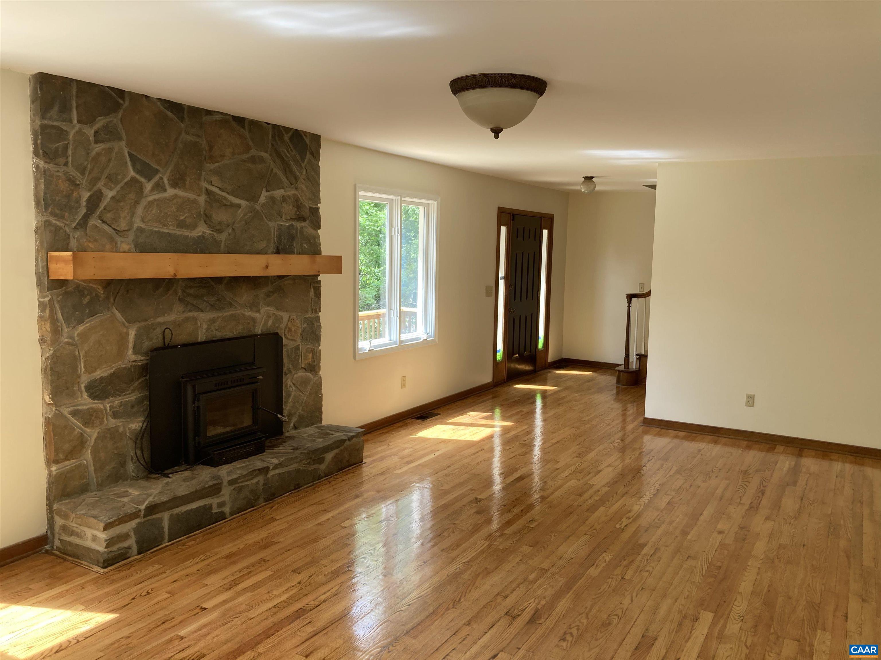 14150 James River Road Lovingston, VA 22949 - Photo 10 of 54 Living room