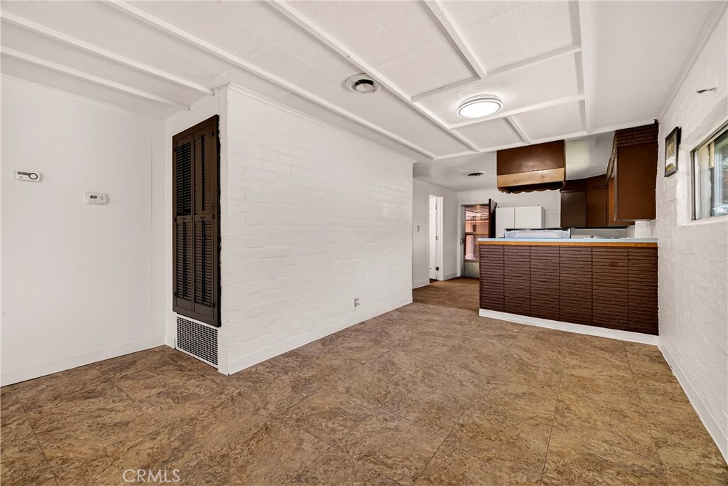 351 2nd Street Hamilton City, CA 95951 - Photo 14 of 52 a view of a livingroom with a kitchen