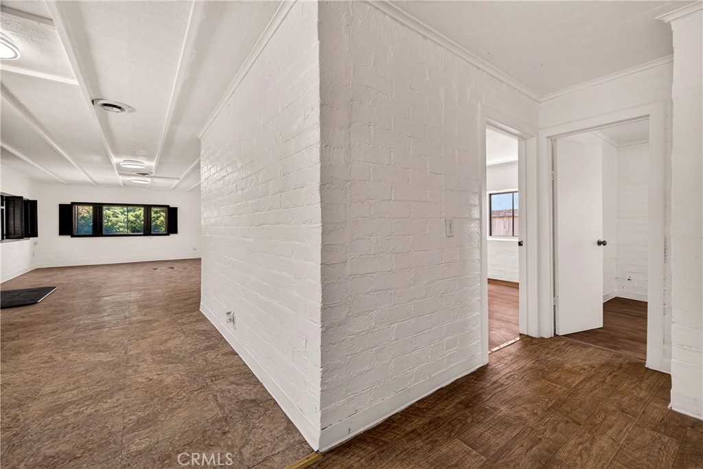 351 2nd Street Hamilton City, CA 95951 - Photo 20 of 52 en view interior of the house and hallway