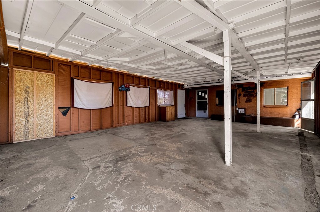 351 2nd Street Hamilton City, CA 95951 - Photo 33 of 52 a view of an empty room with closet