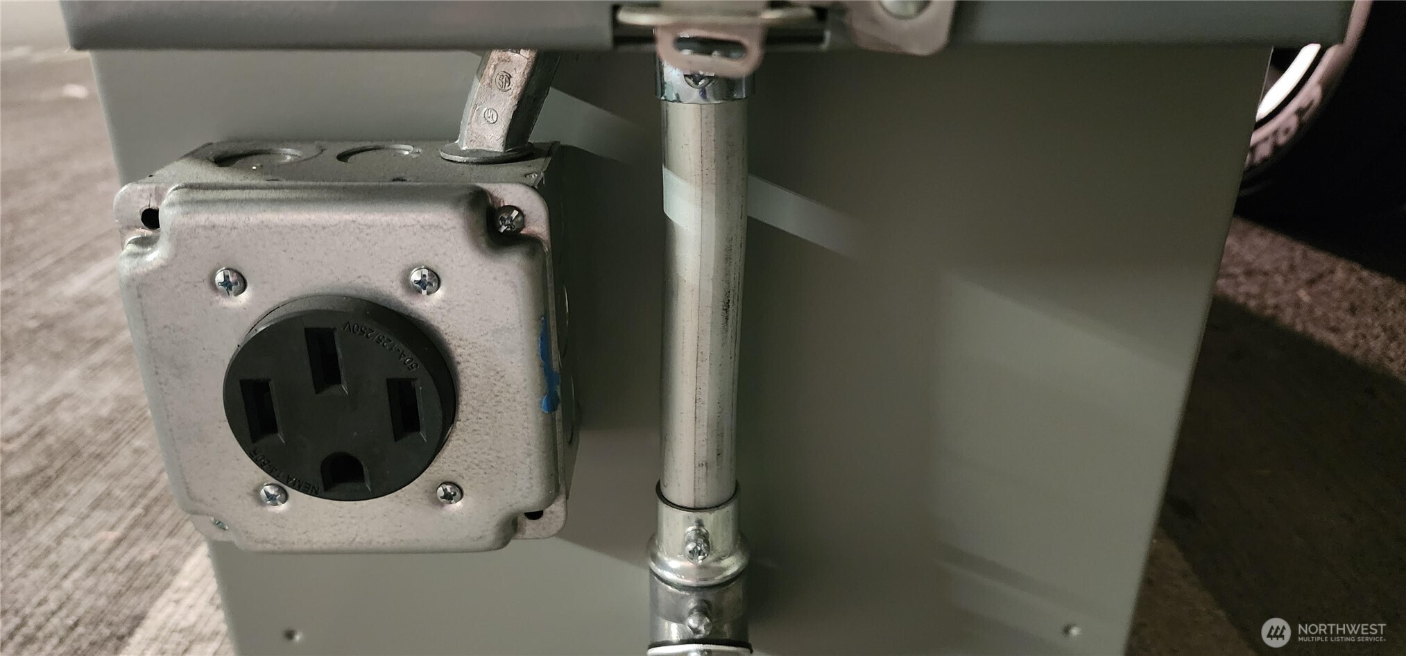 900 Lenora Street, Unit W402 Seattle, WA 98121 - Photo 24 of 39 a utility room with dryer and washer