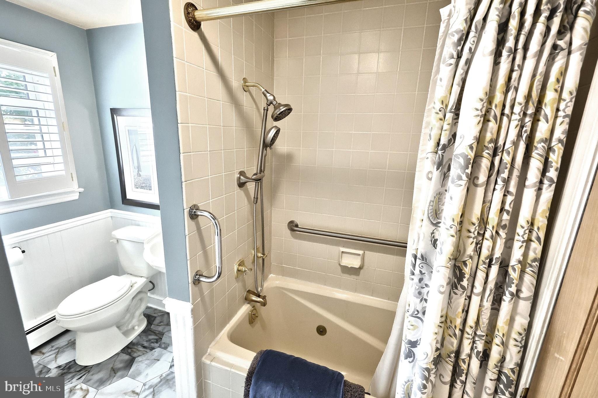 372 Maple Avenue Hanover, PA 17331 - Photo 30 of 87 Upper level Primary En suite full bath