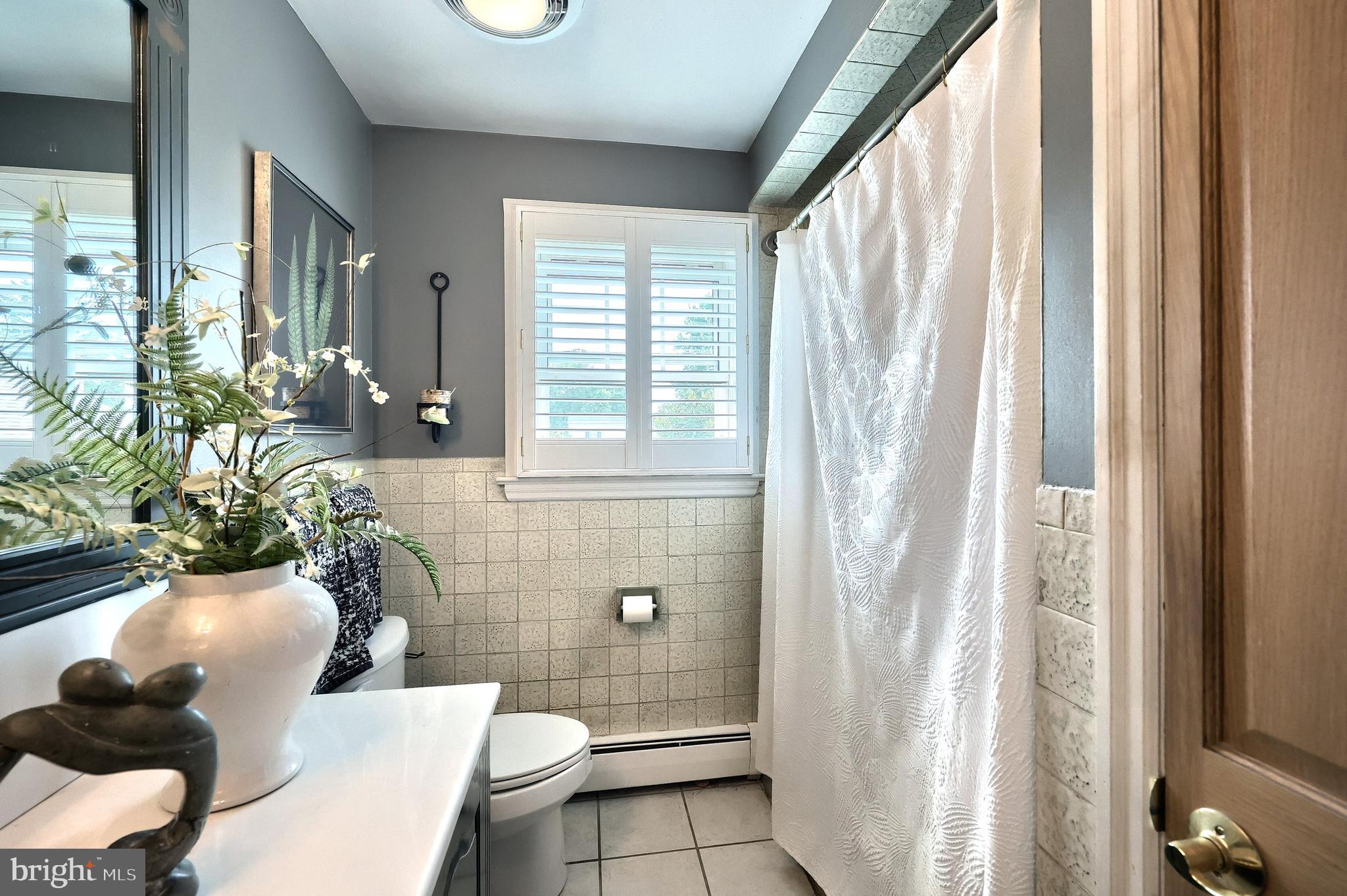 372 Maple Avenue Hanover, PA 17331 - Photo 37 of 87 a bathroom with a toilet sink and tub