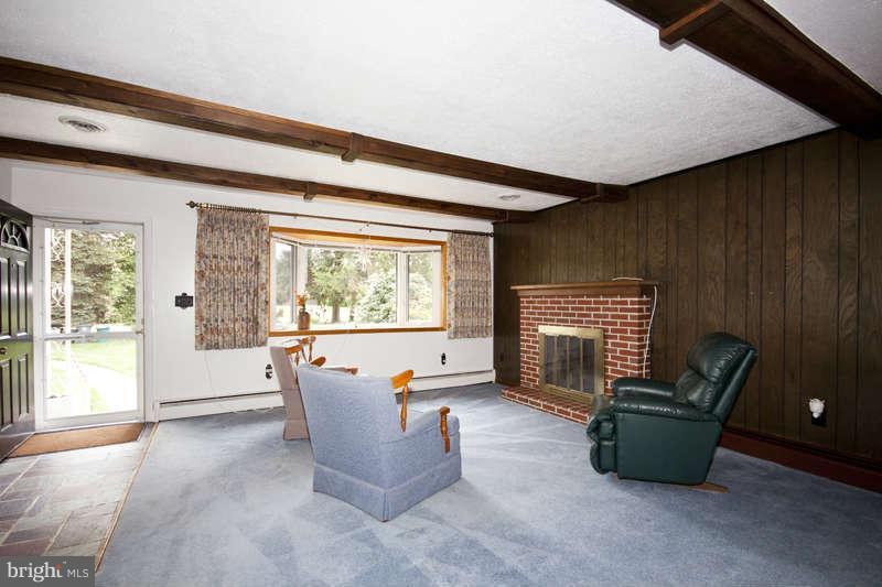 1408 Kahoe Road Forest Hill, MD 21050 - Photo 5 of 25 Living Room