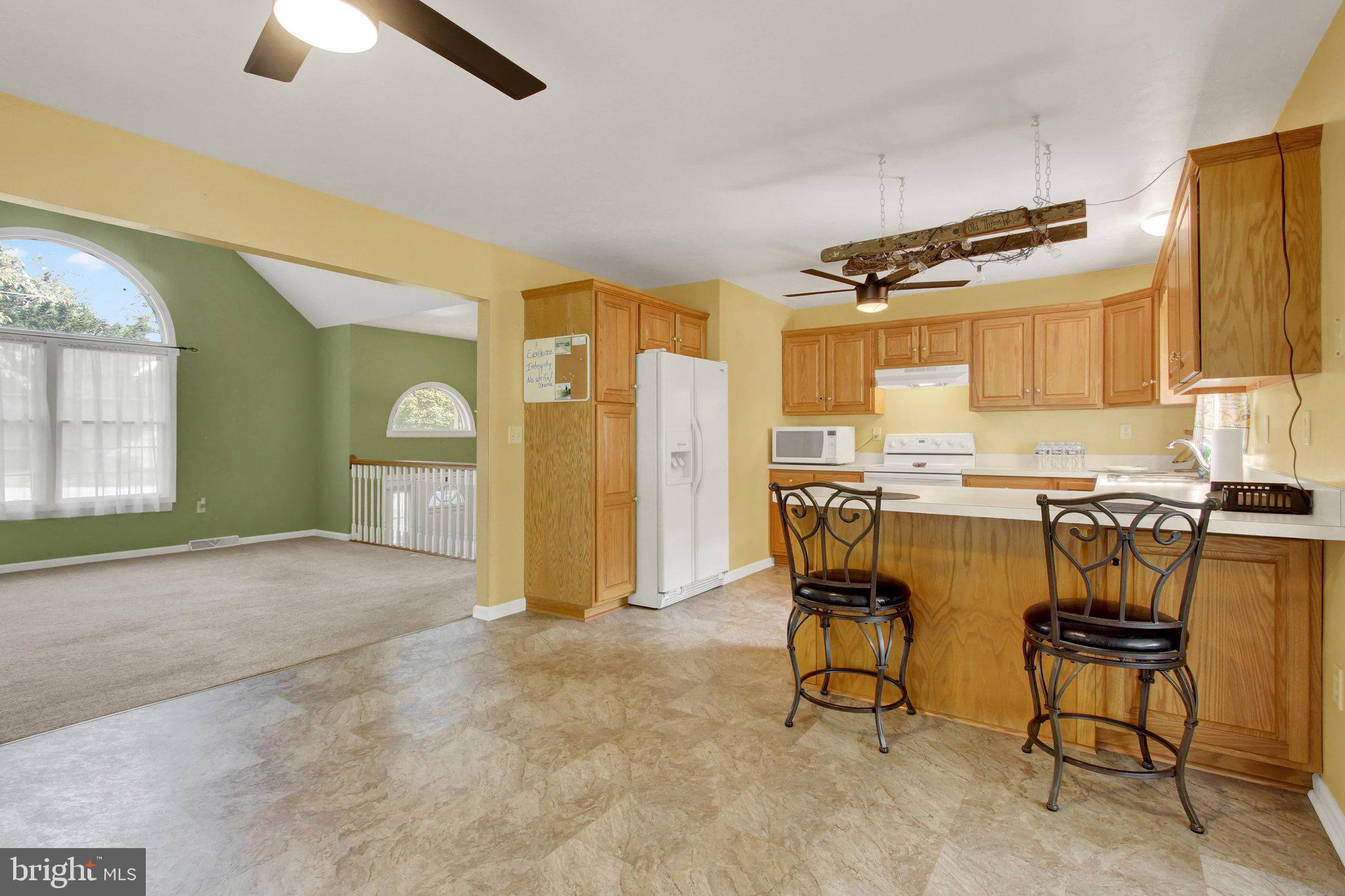 175 Leedy Road Spring Grove, PA 17362 - Photo 8 of 41 Kitchen Countertop seating area