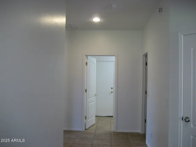 $3,100 | 351 North Cottonwood Street, Chandler, AZ 85225