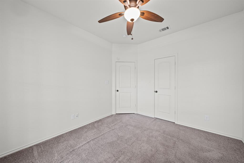 229 Firefly Drive Springtown, TX 76082 - Photo 18 of 33