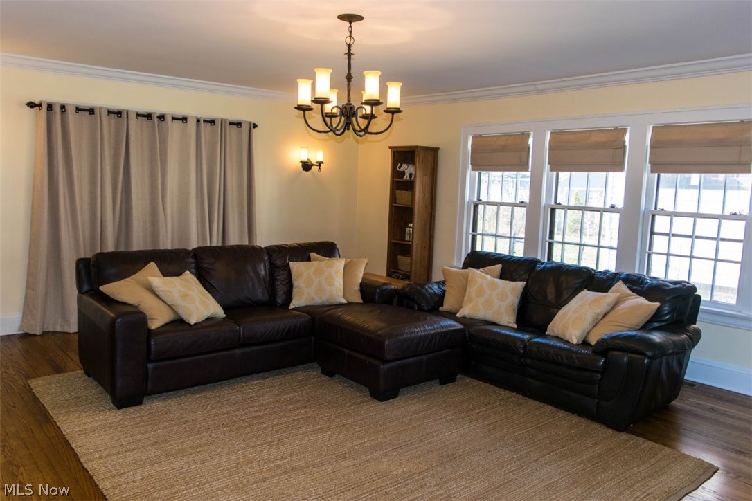 3376 Avalon Road Cleveland, OH 44120 - Photo 3 of 21 Gallery Image 3