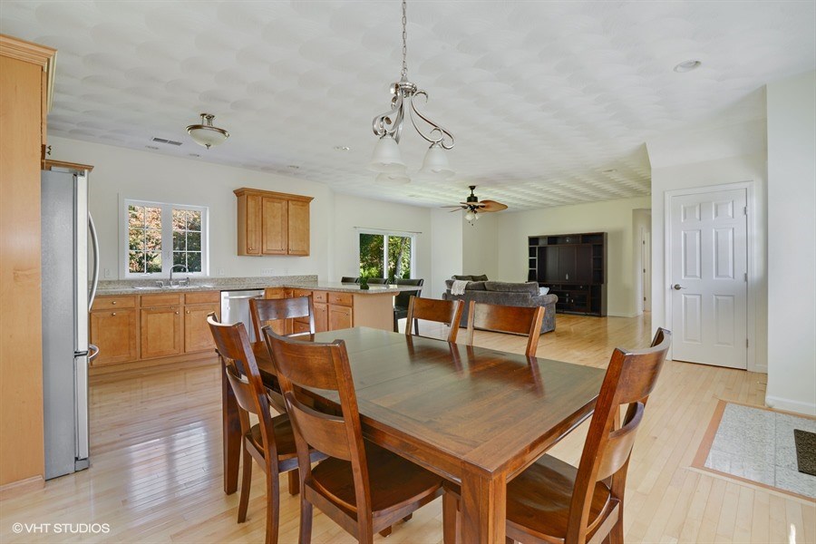 14 Island View Road Narragansett, RI 02882 - Photo 3 of 15