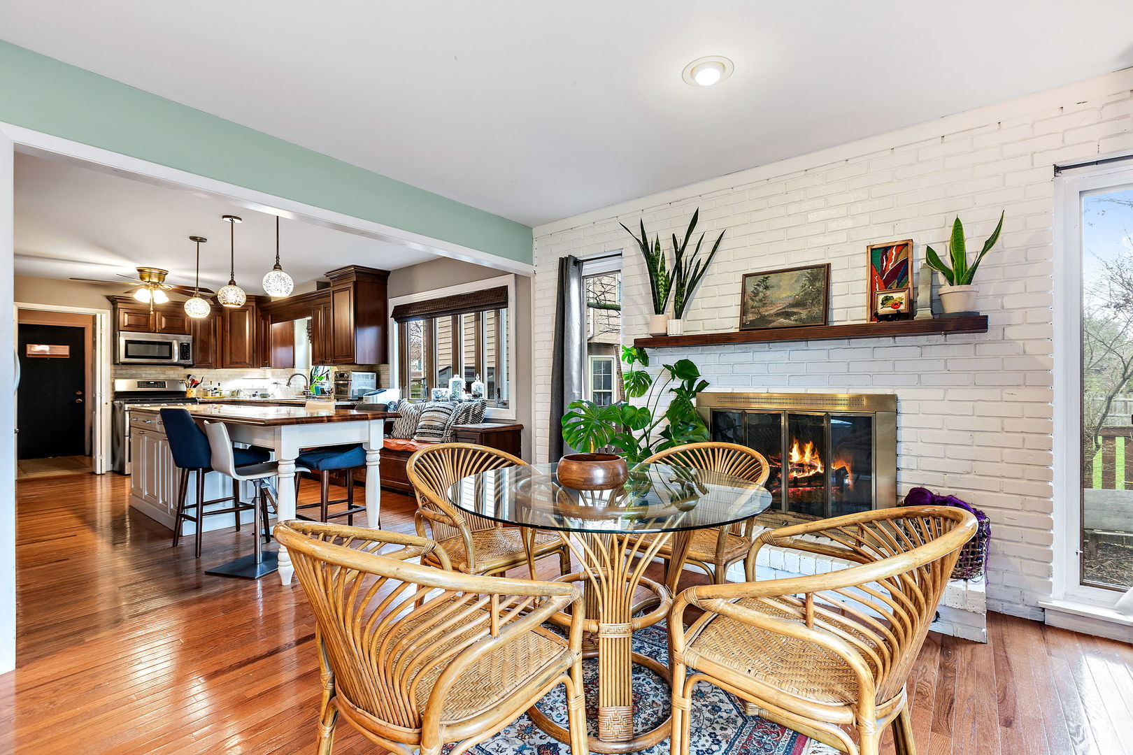 2660 Sun Valley Road Lisle, IL 60532 - Photo 4 of 27 a view of a dining room with furniture and wooden floor