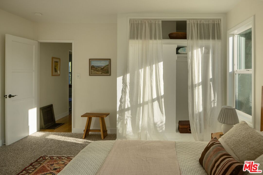 3666 Roderick Road Los Angeles, CA 90065 - Photo 19 of 34 Gallery Image 19